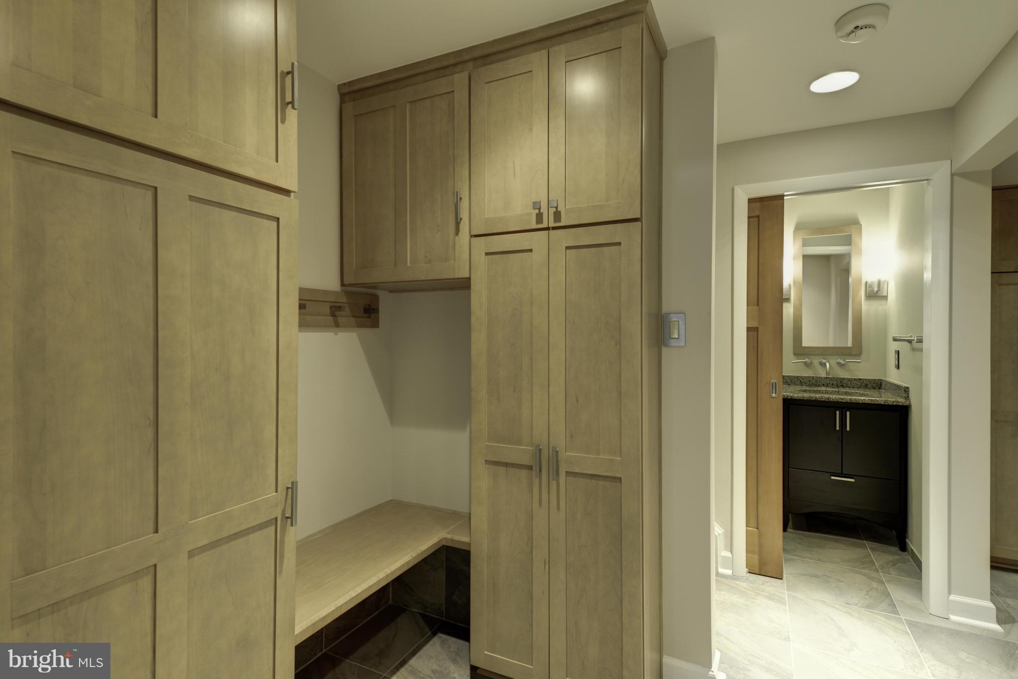 LYON VILLAGE - Residential