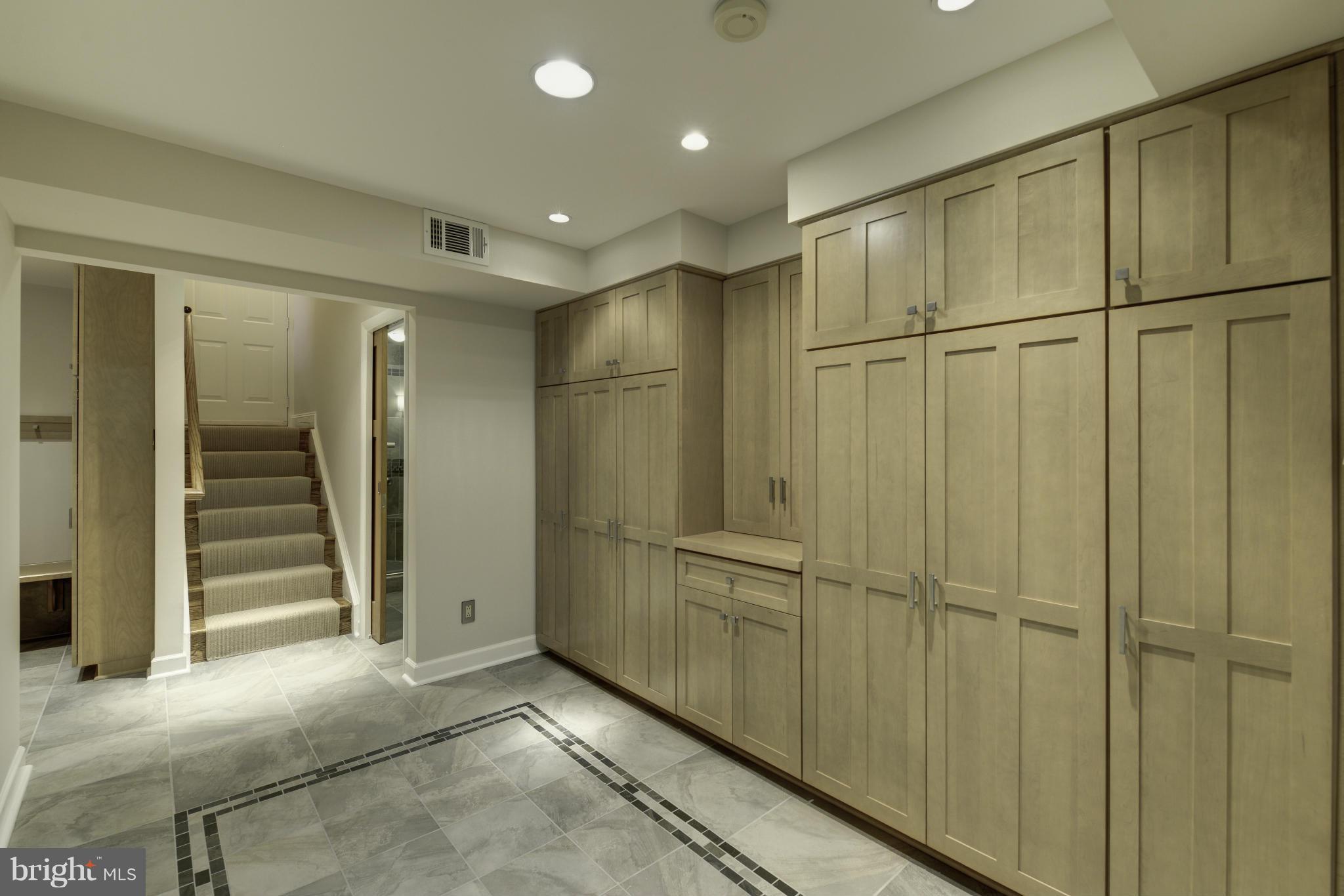 LYON VILLAGE - Residential