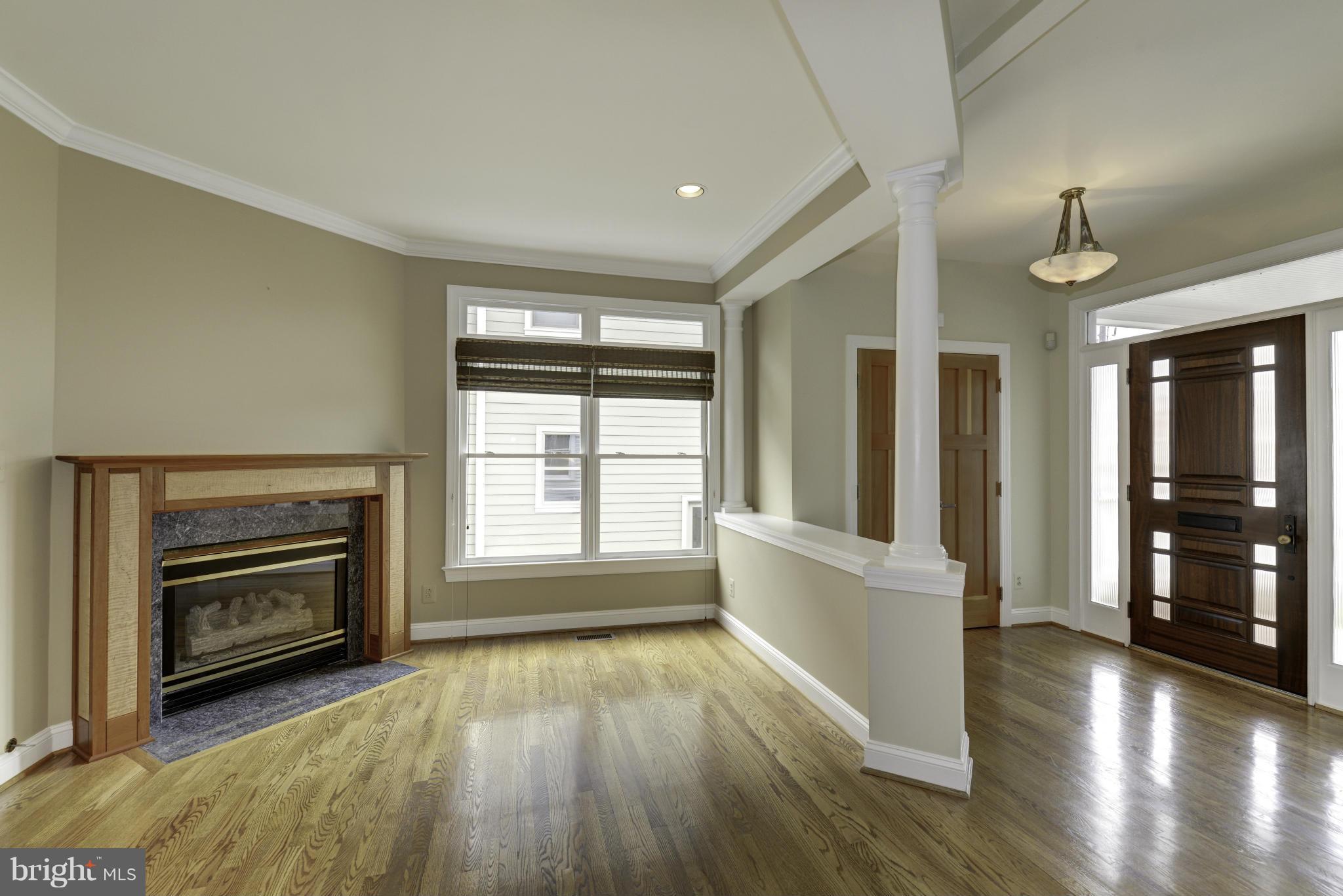 LYON VILLAGE - Residential