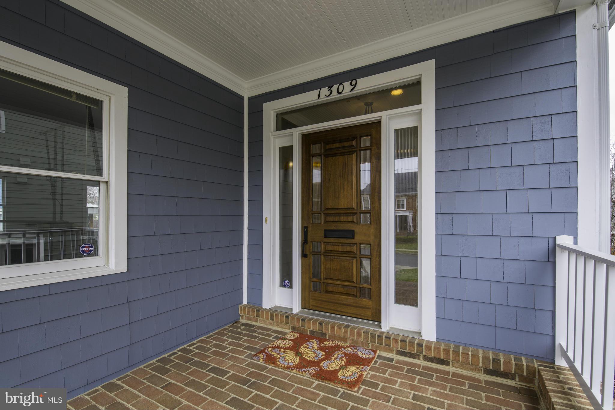 LYON VILLAGE - Residential