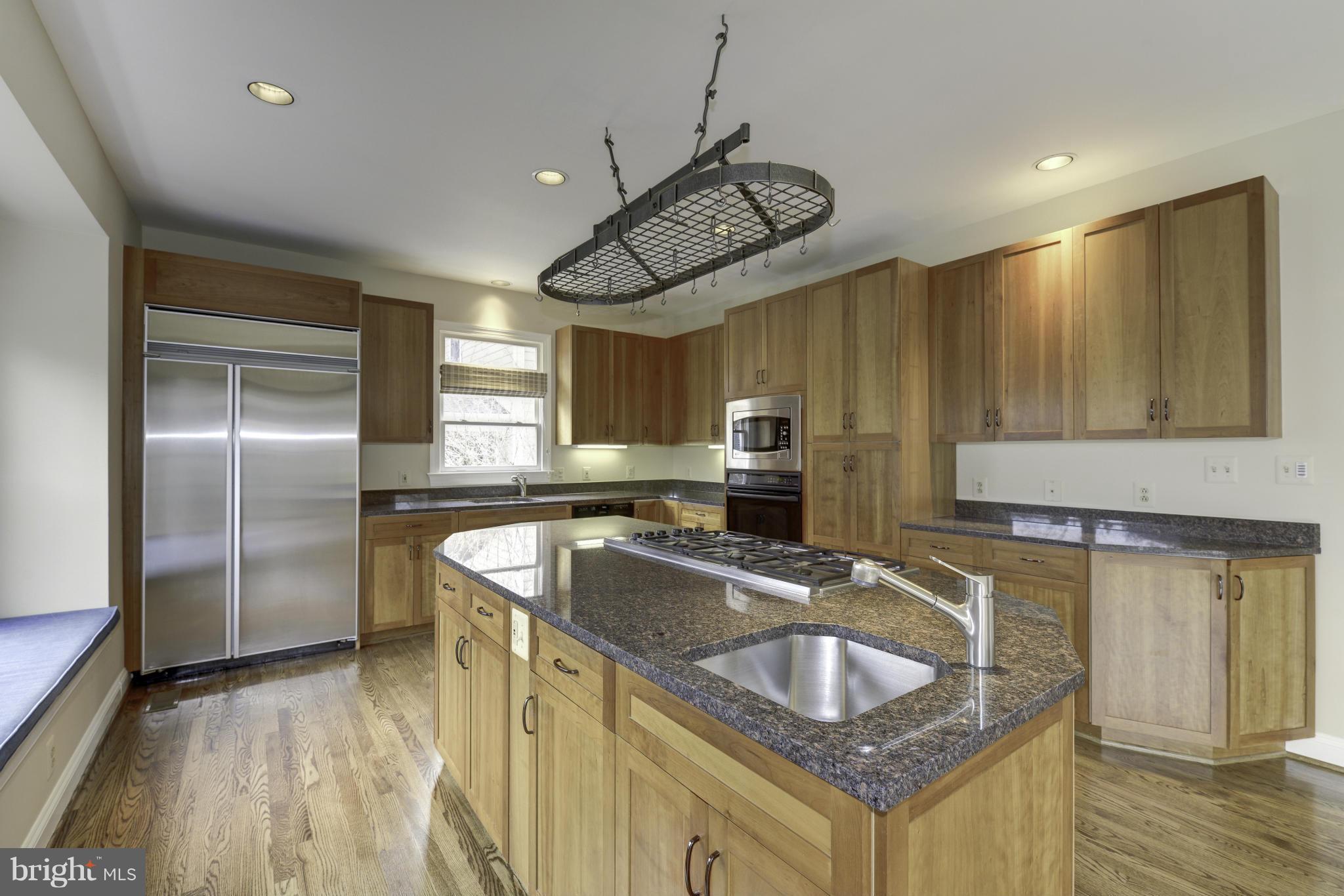 LYON VILLAGE - Residential