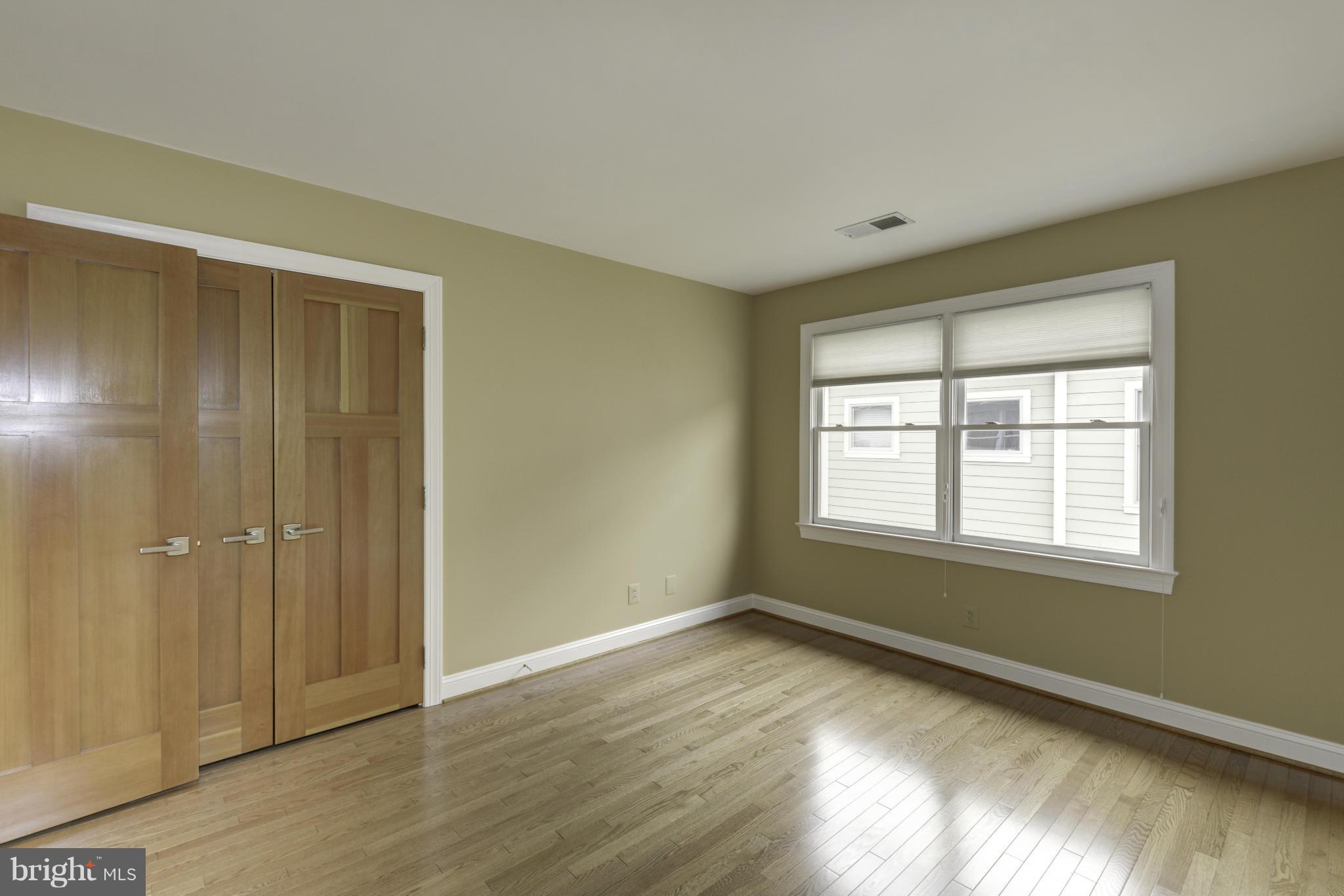 LYON VILLAGE - Residential