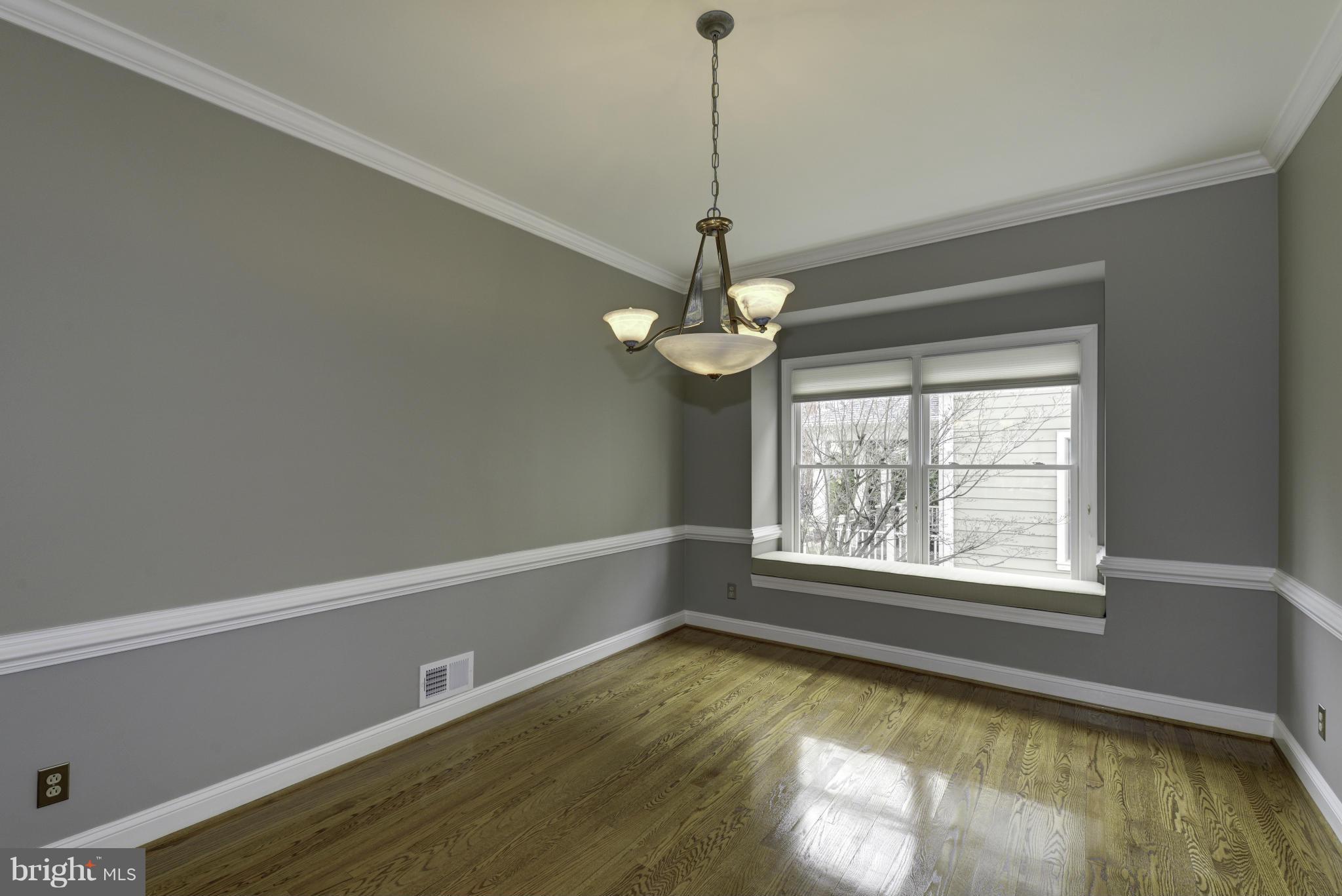 LYON VILLAGE - Residential