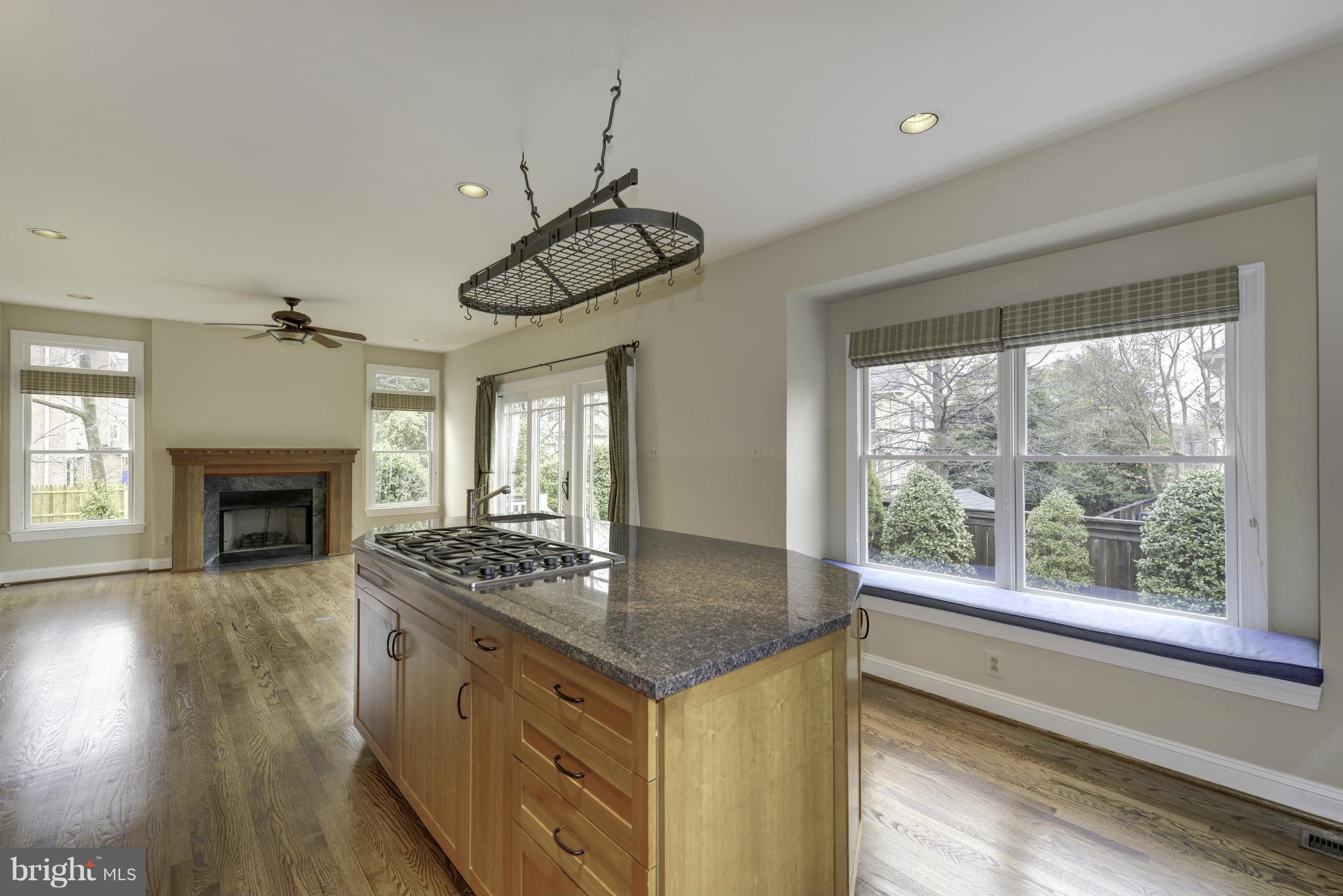 LYON VILLAGE - Residential