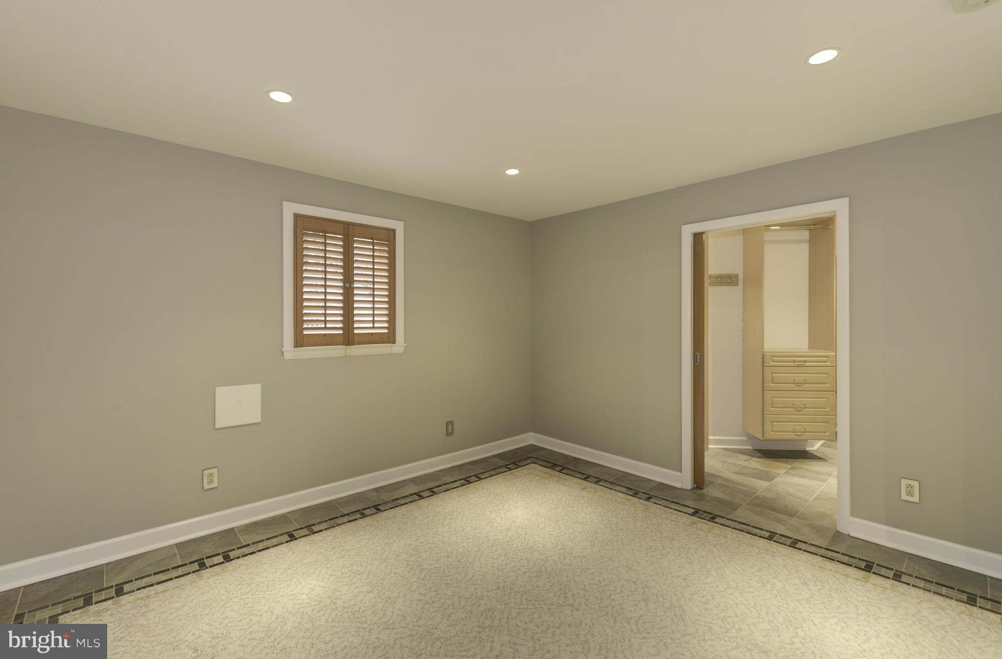 LYON VILLAGE - Residential