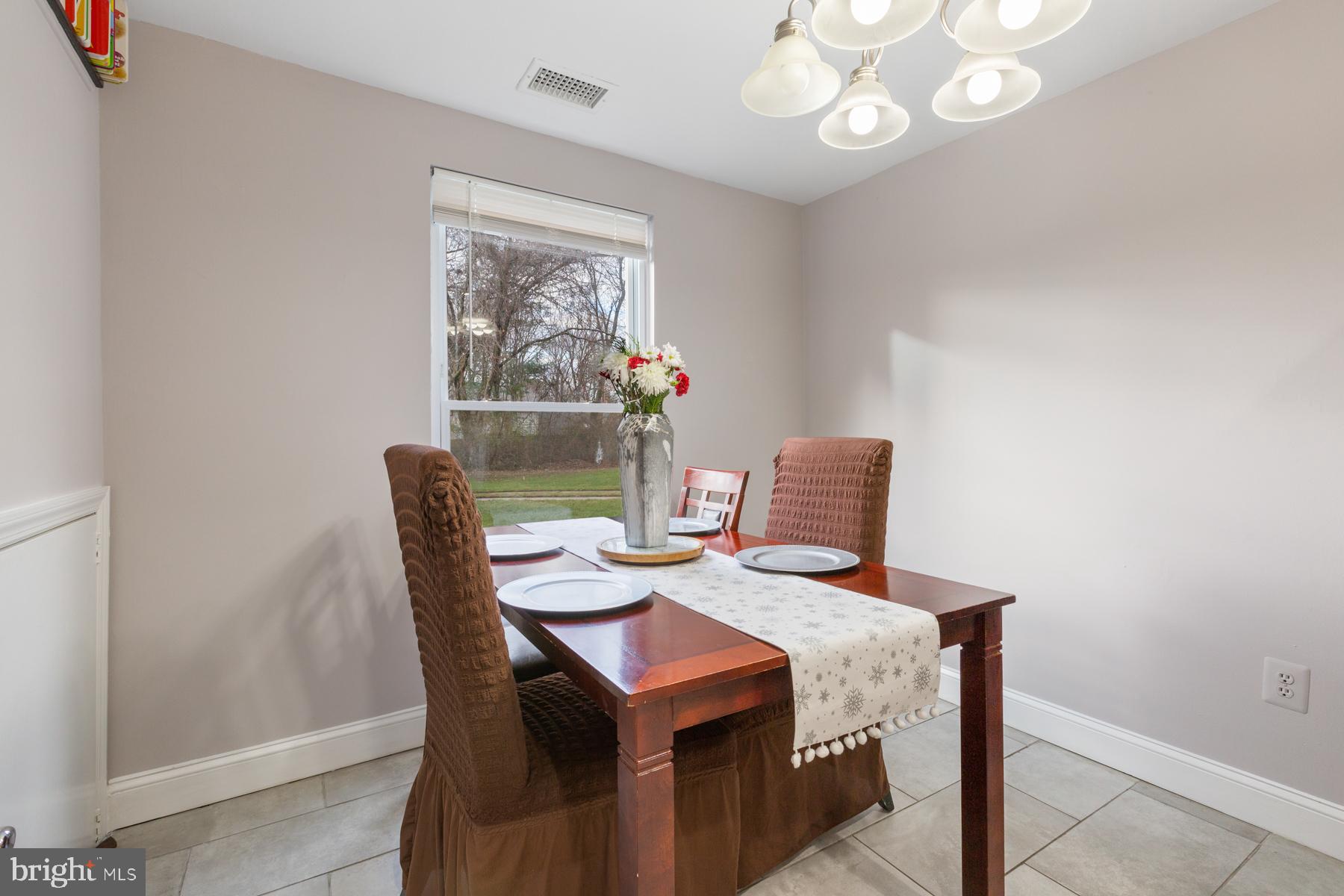 DUMONT OAKS - Residential