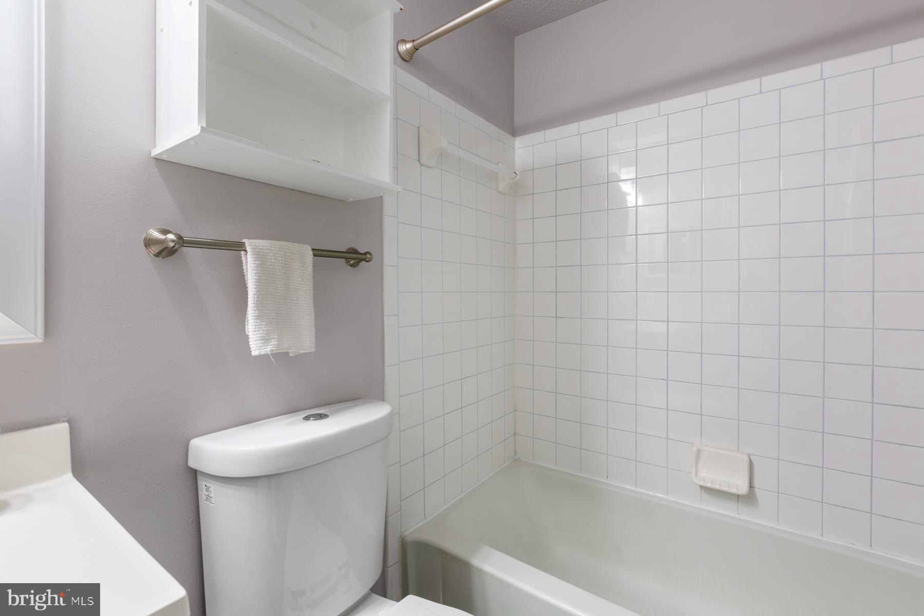 DUMONT OAKS - Residential