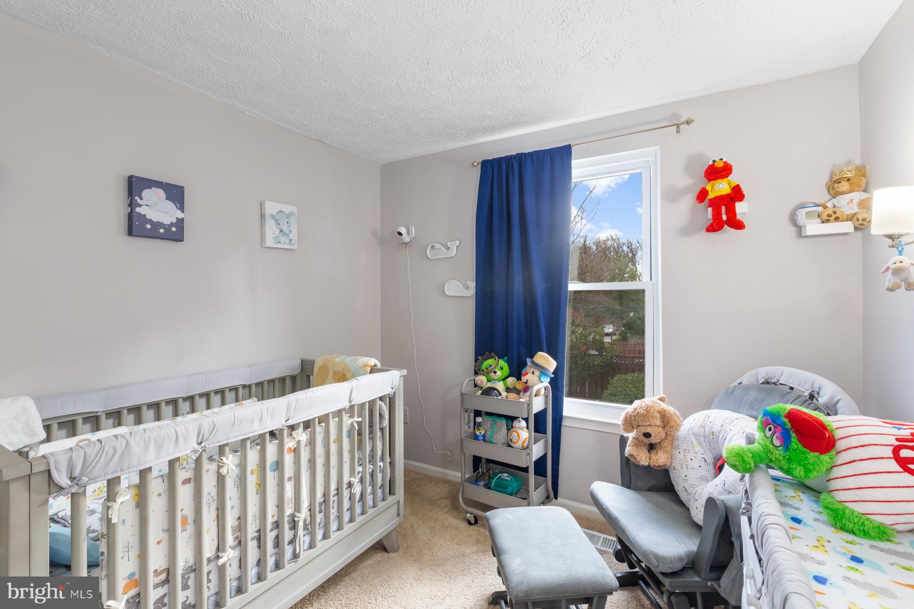 DUMONT OAKS - Residential