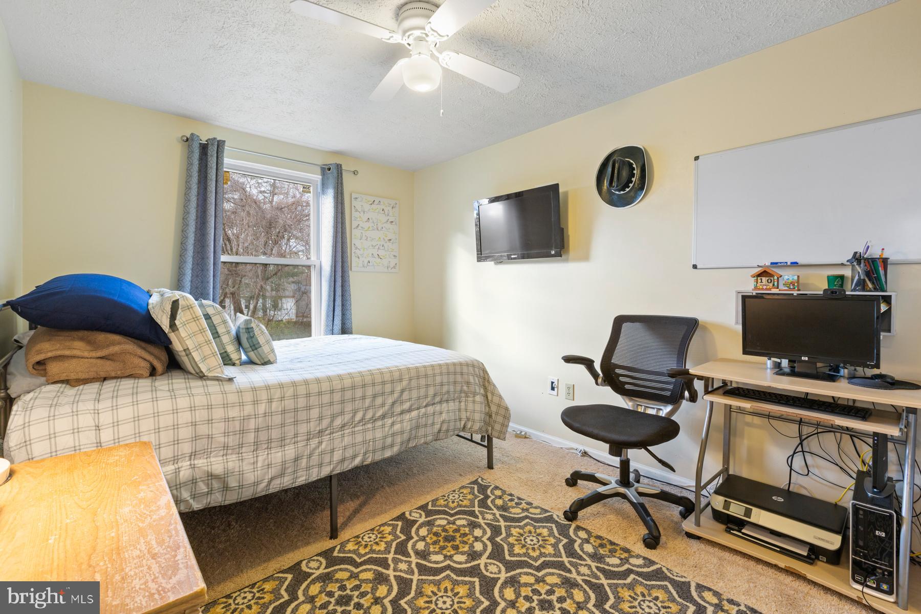 DUMONT OAKS - Residential