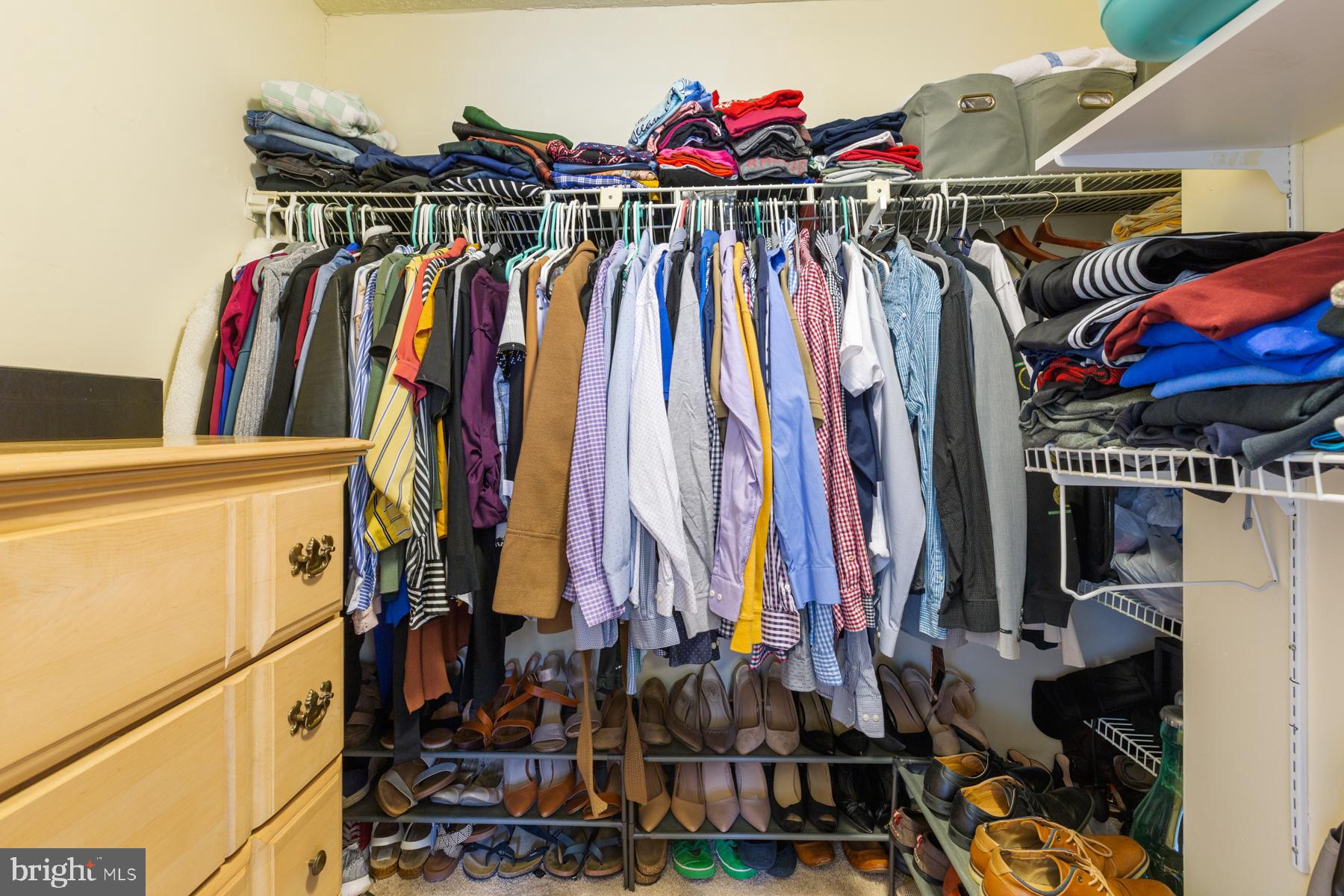 DUMONT OAKS - Residential