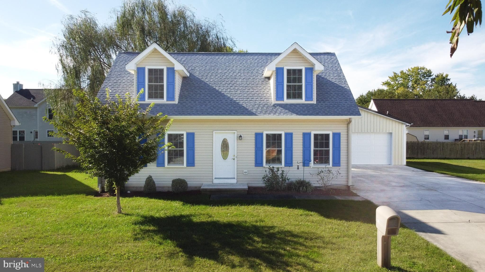 302 WOODSEDGE LANE