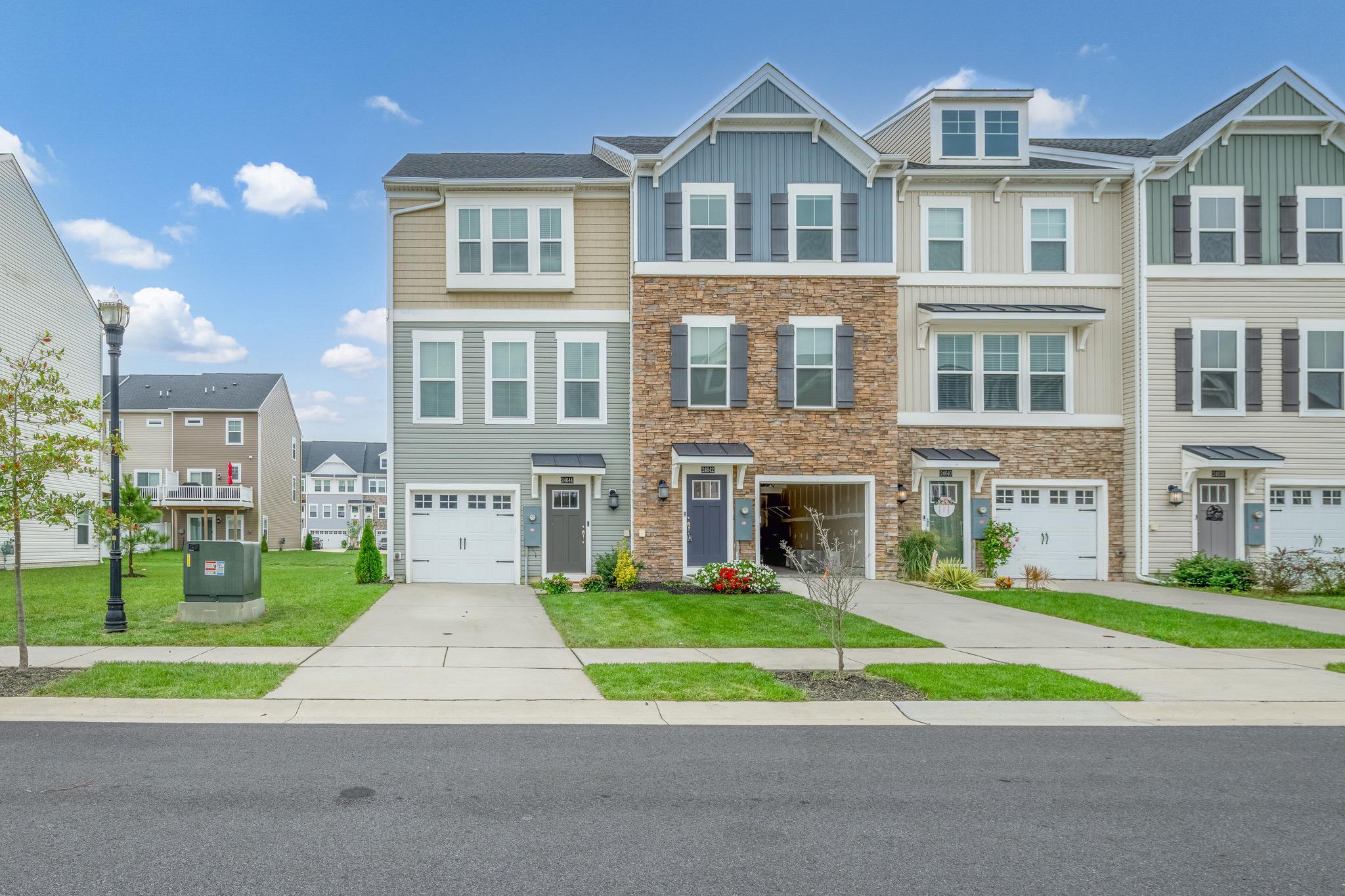 PLANTATION LAKES - Residential