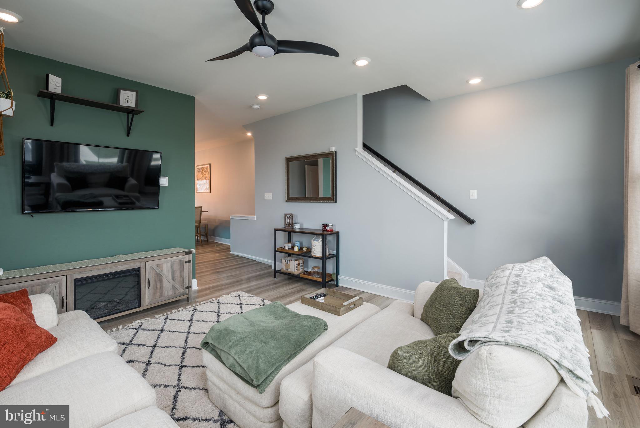 PLANTATION LAKES - Residential