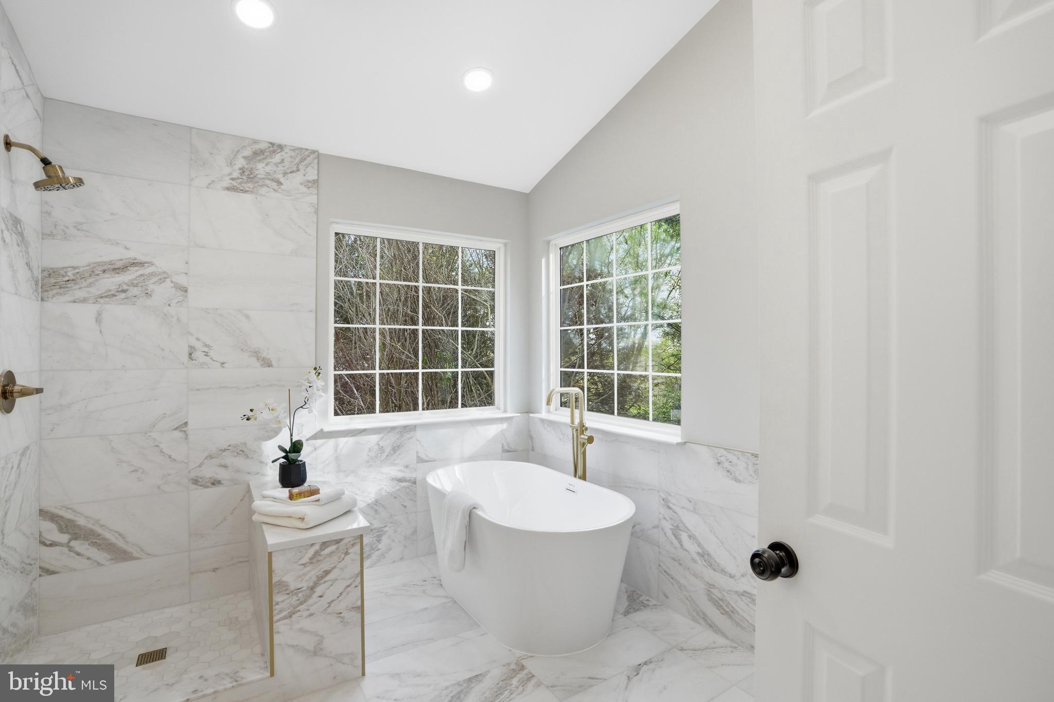 LOCUST GROVE - Residential