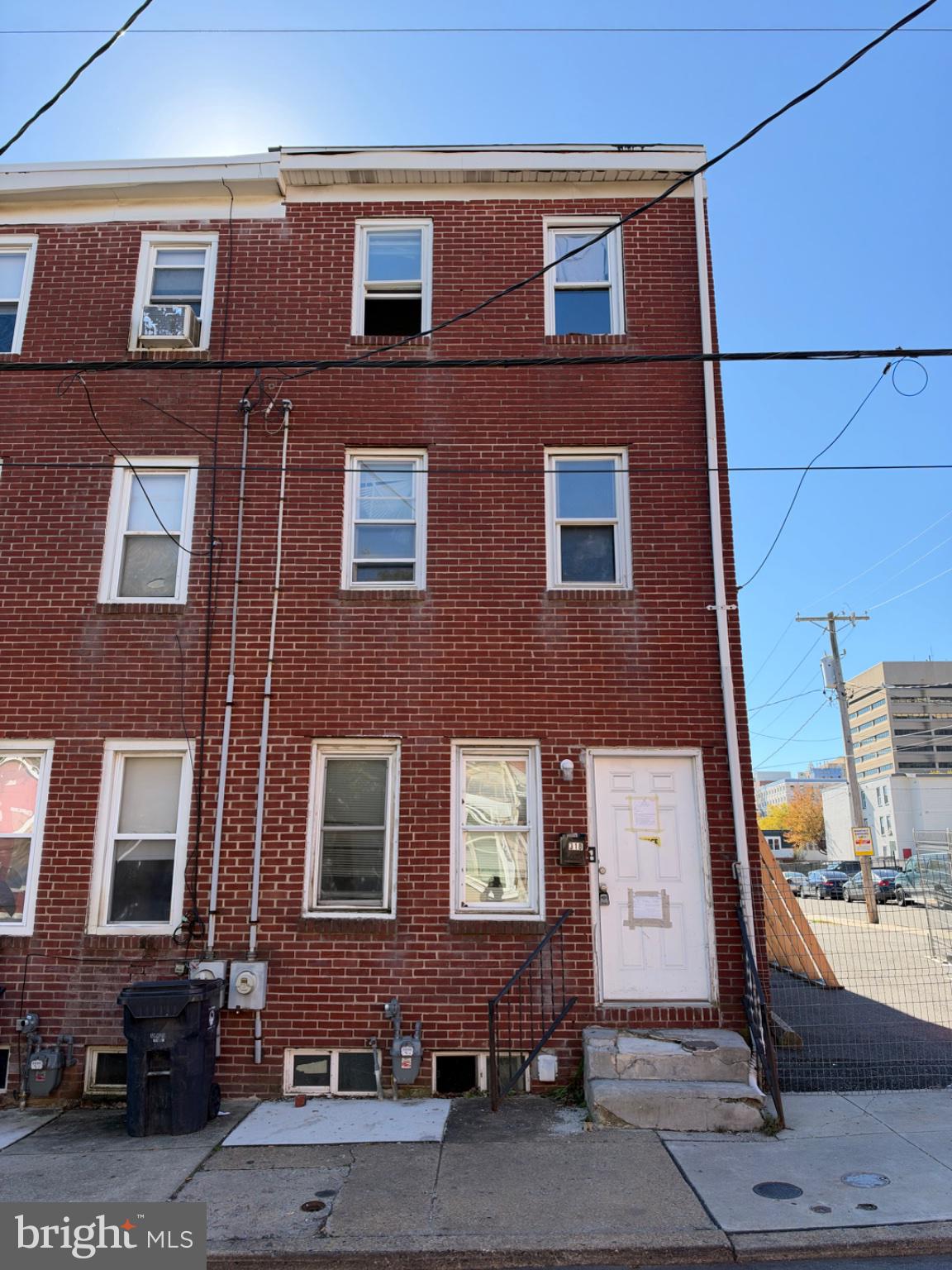 318 E 10TH STREET
