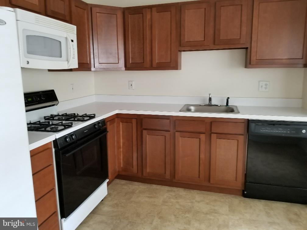 AMBER RIDGE AT MILESTONE - Residential Lease