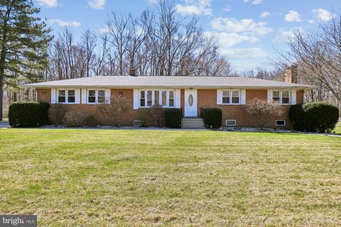 Homes For Sale - 16601 Candy Hill Road<br/> UPPER MARLBORO, MD 20772