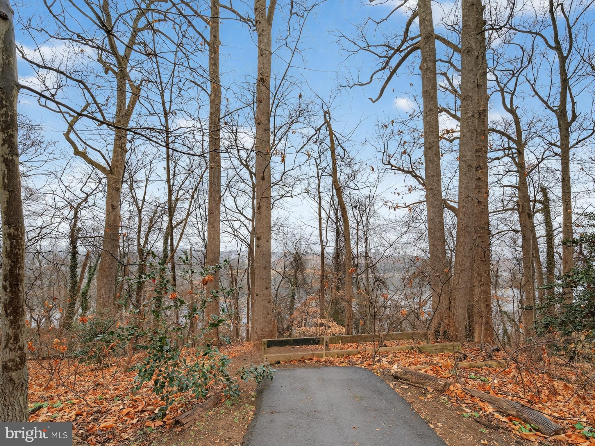 PALISADES PARK - Residential