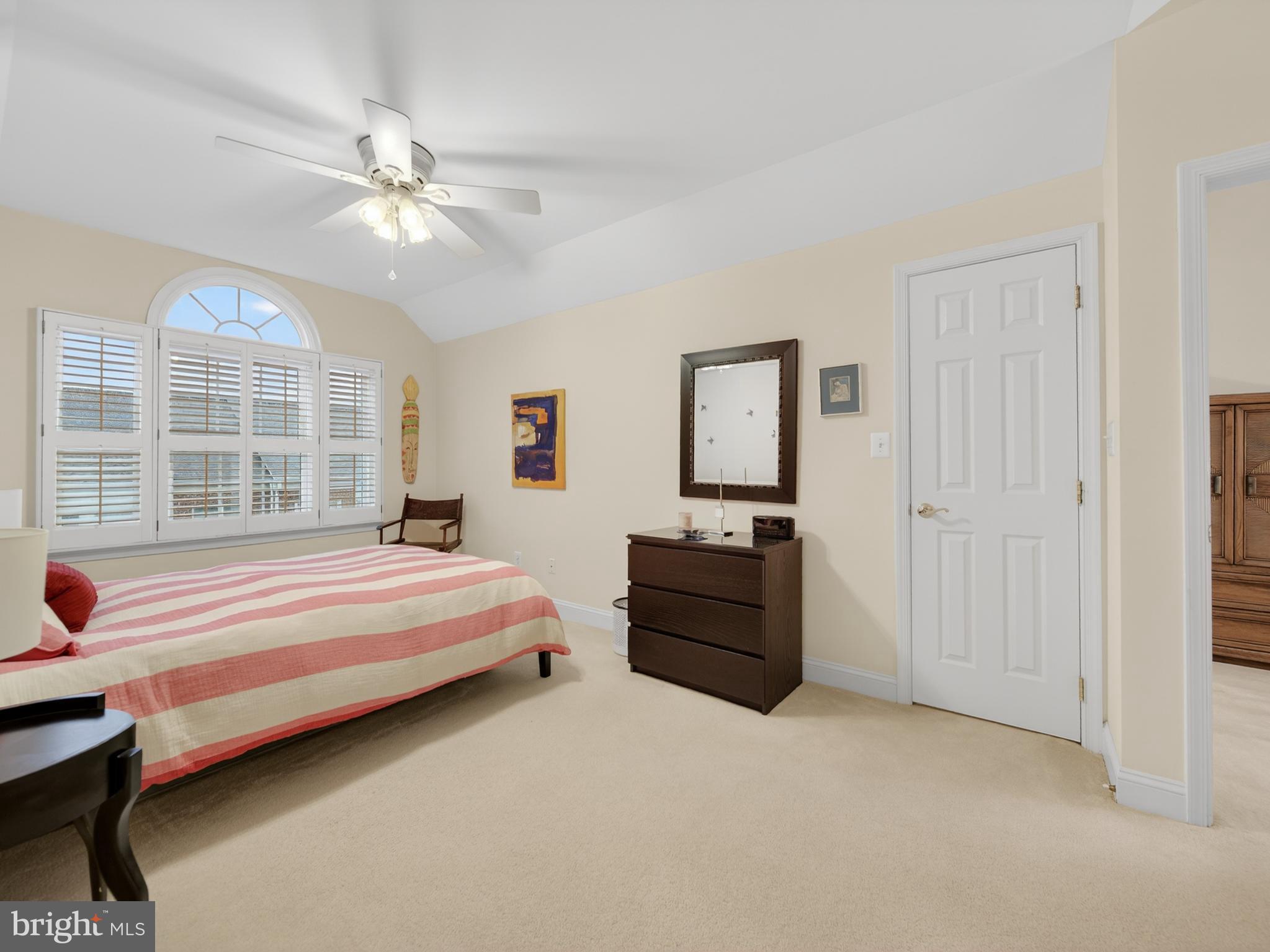 PALISADES PARK - Residential