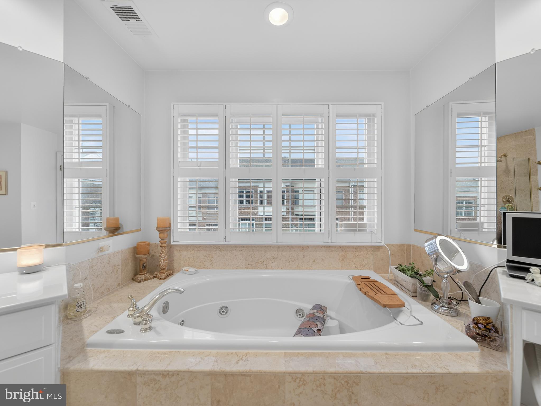 PALISADES PARK - Residential