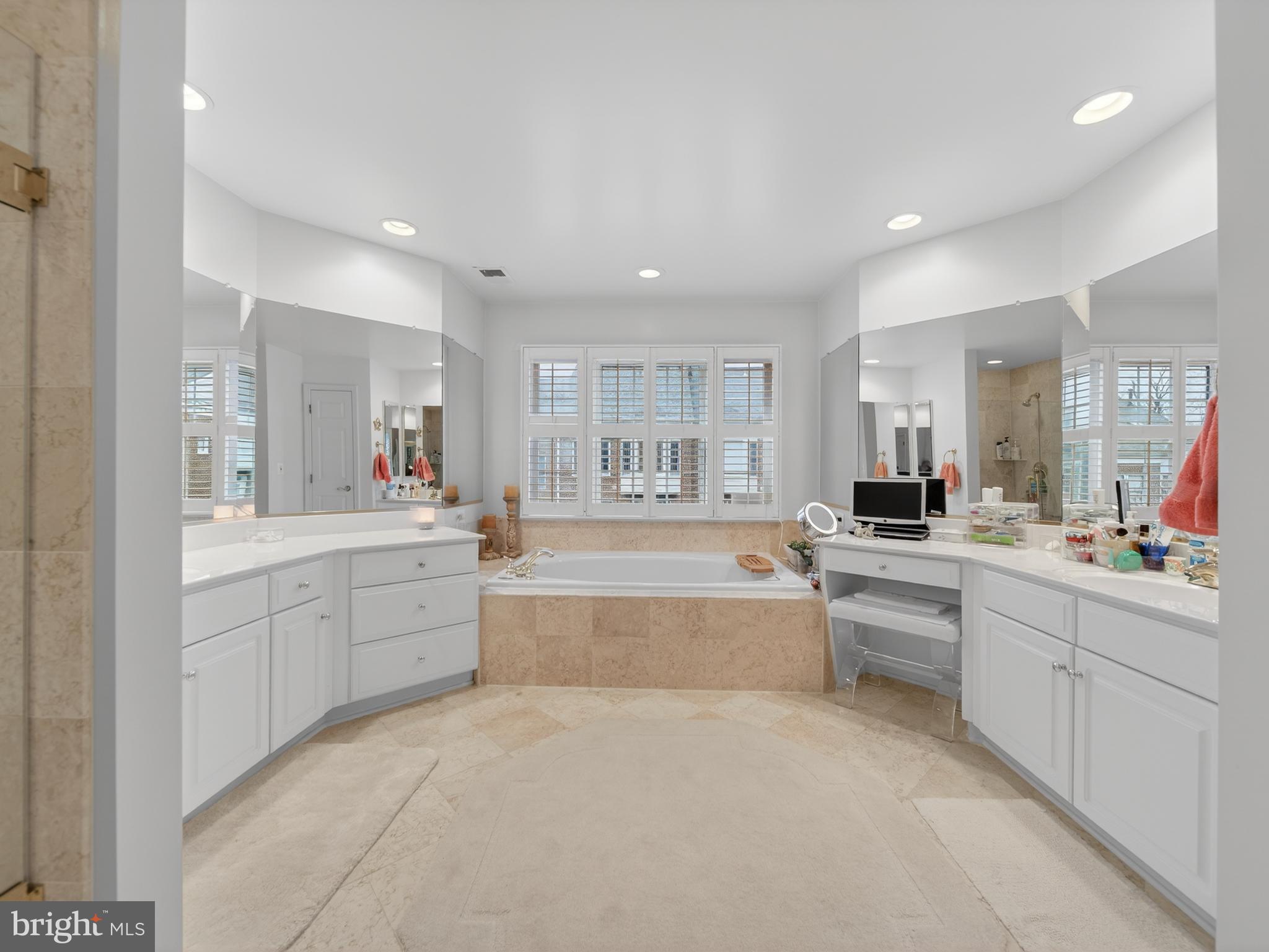 PALISADES PARK - Residential