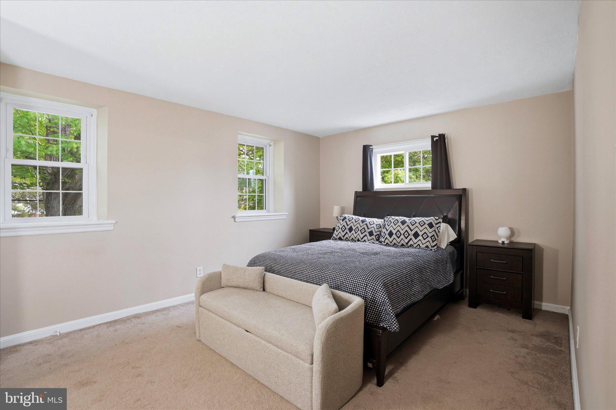 WYNNEWOOD PARK - Residential