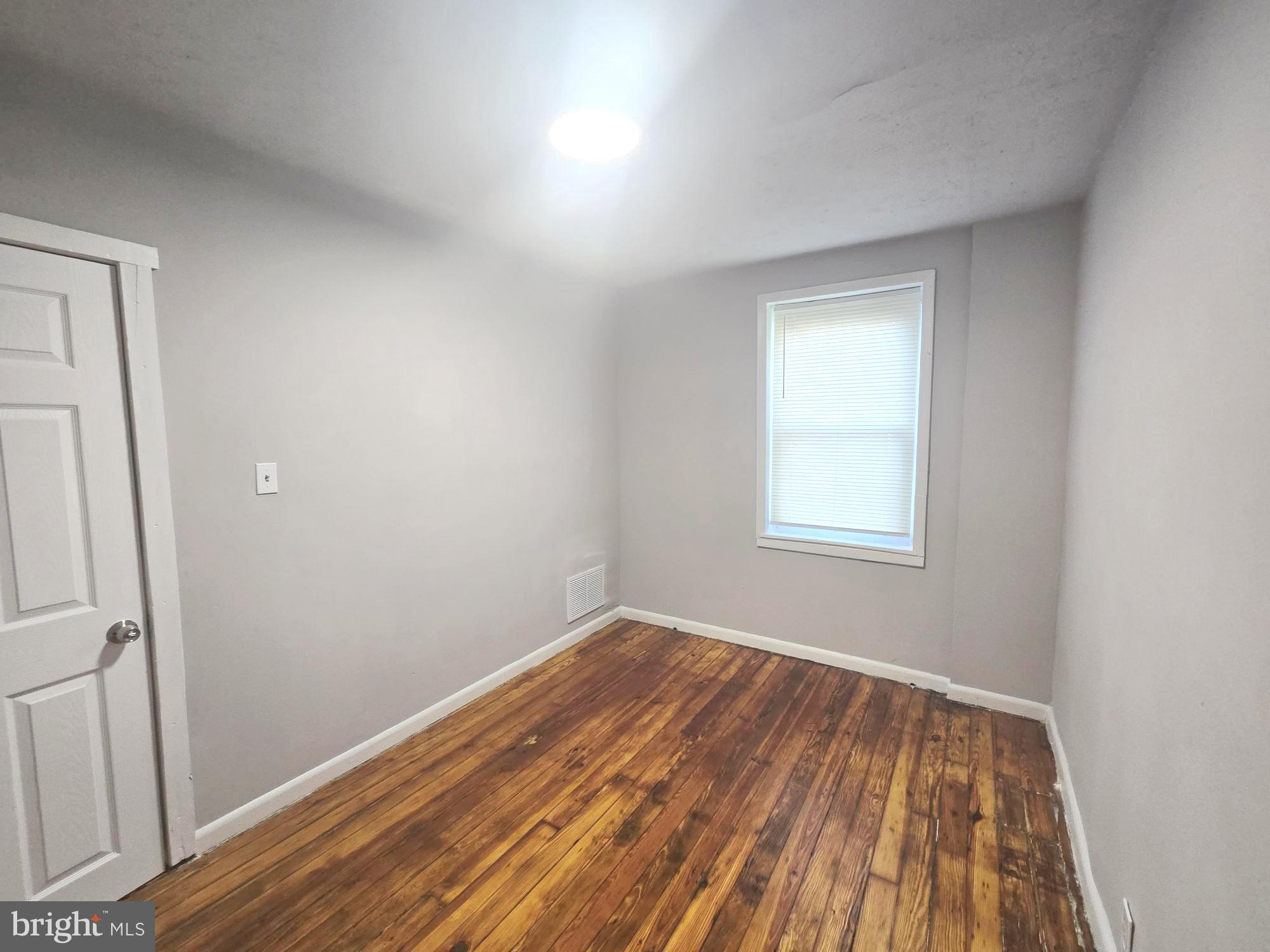 ELMWOOD PARK - Residential Lease