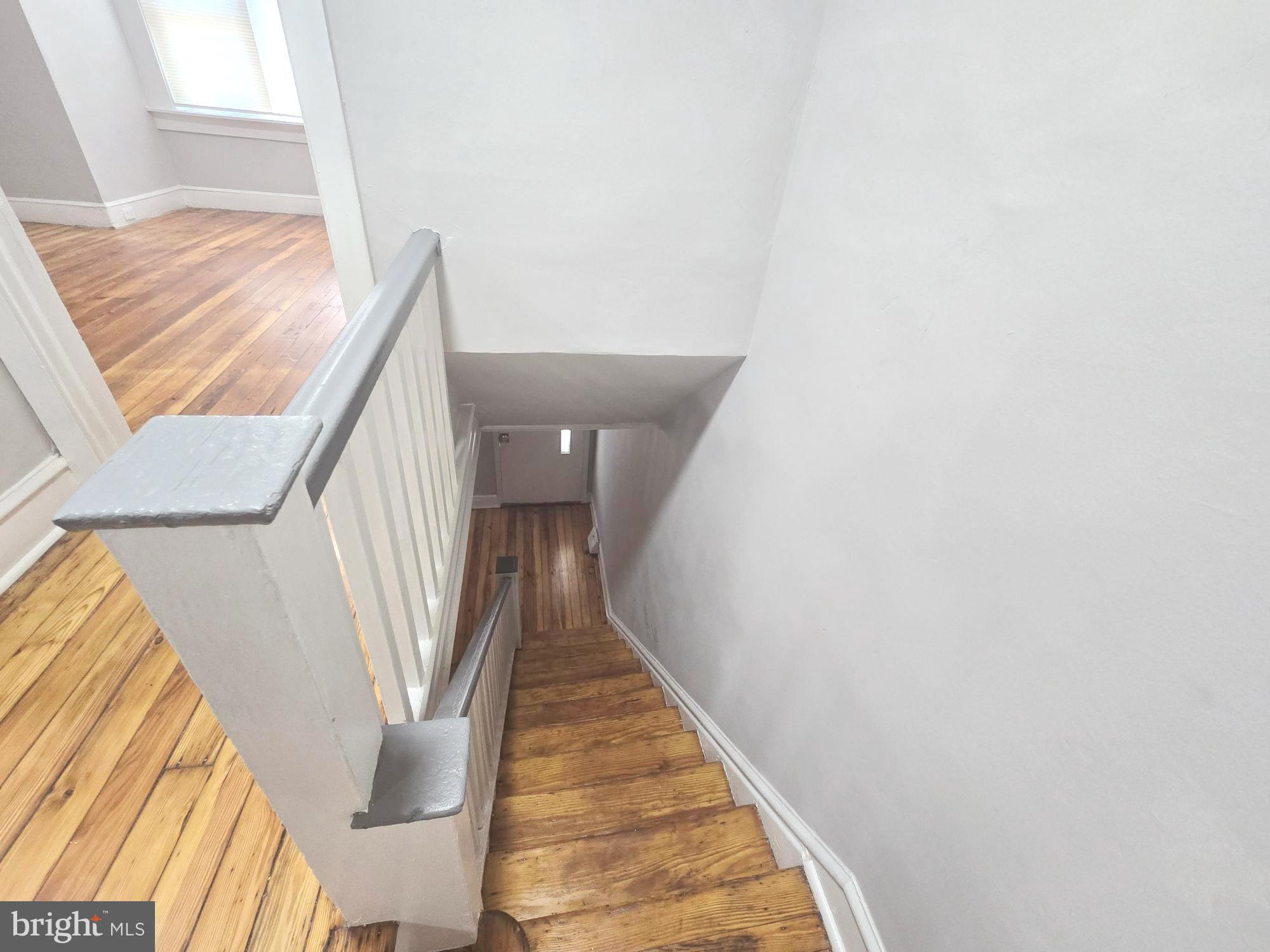 ELMWOOD PARK - Residential Lease