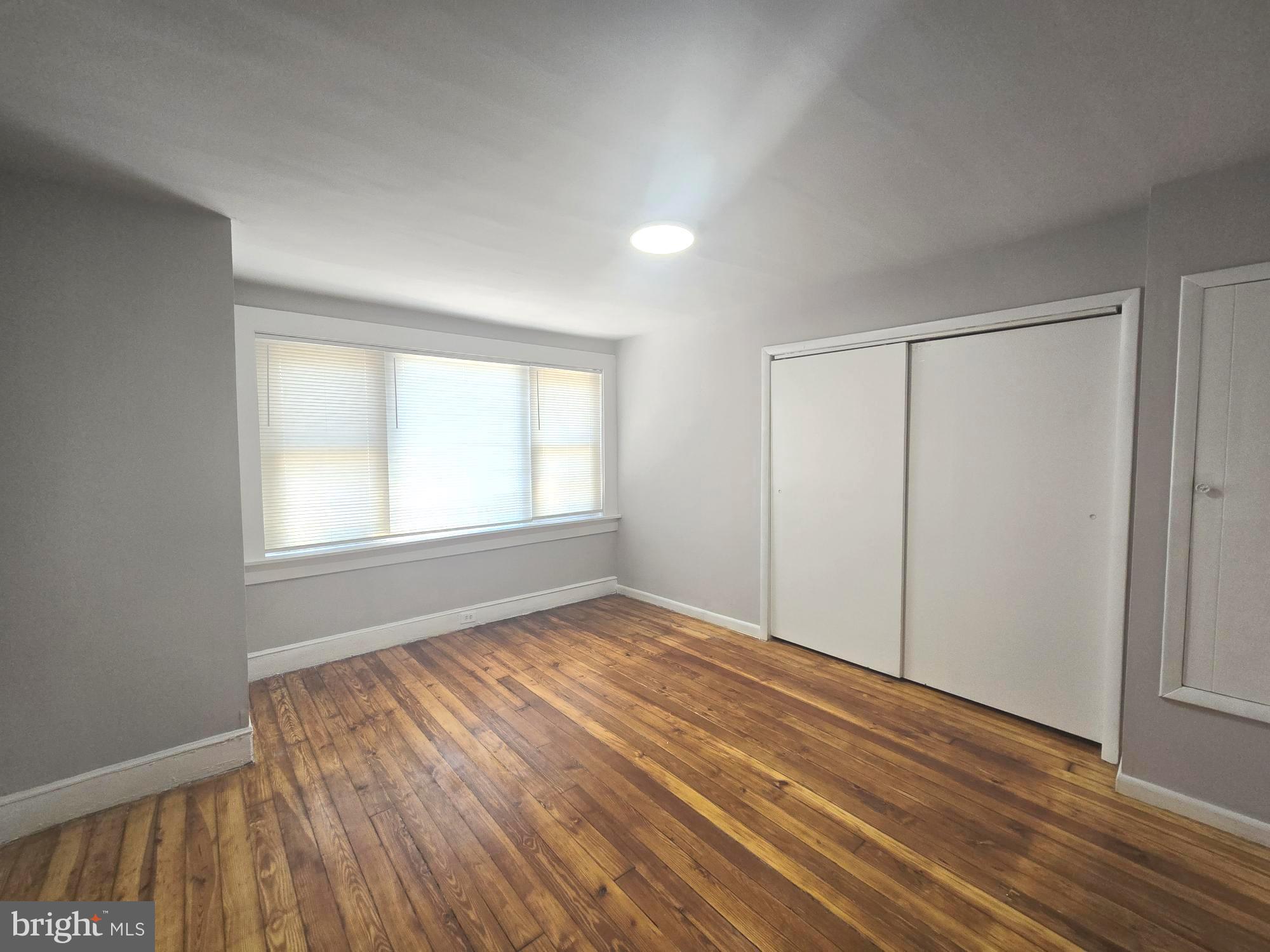 ELMWOOD PARK - Residential Lease