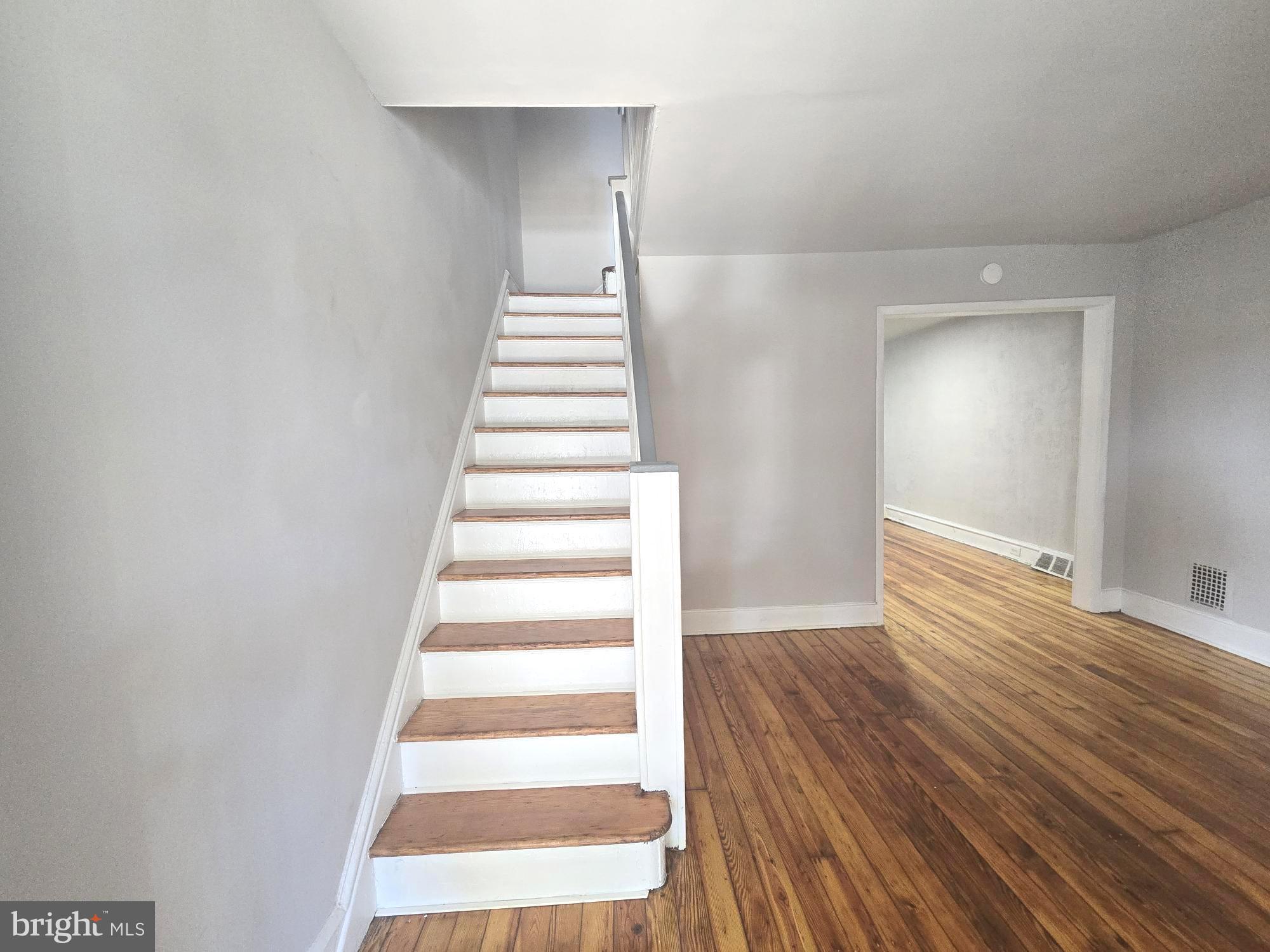 ELMWOOD PARK - Residential Lease