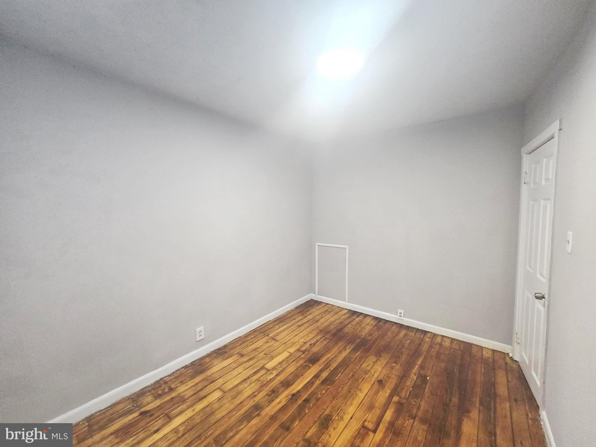 ELMWOOD PARK - Residential Lease