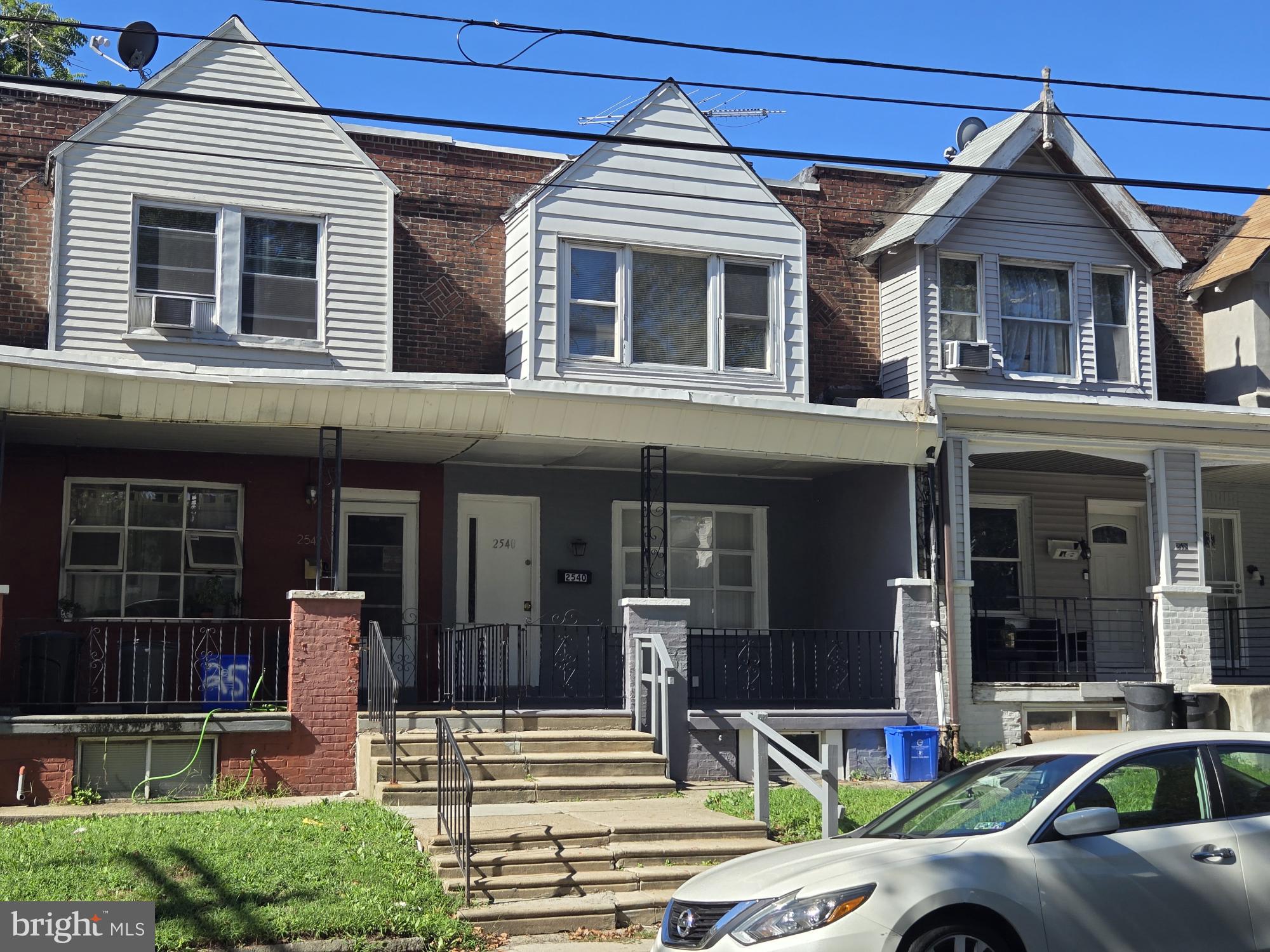 ELMWOOD PARK - Residential Lease