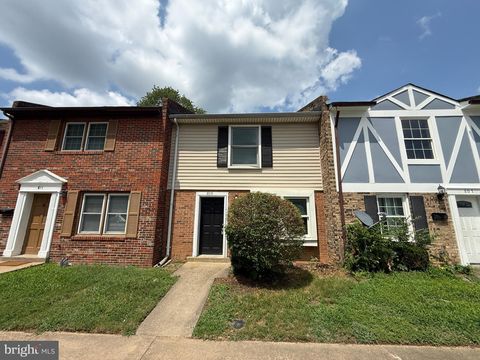 Townhouse For Rent - 809 Denton Circle<br/> Fredericksburg City County, FREDERICKSBURG, VA 22401