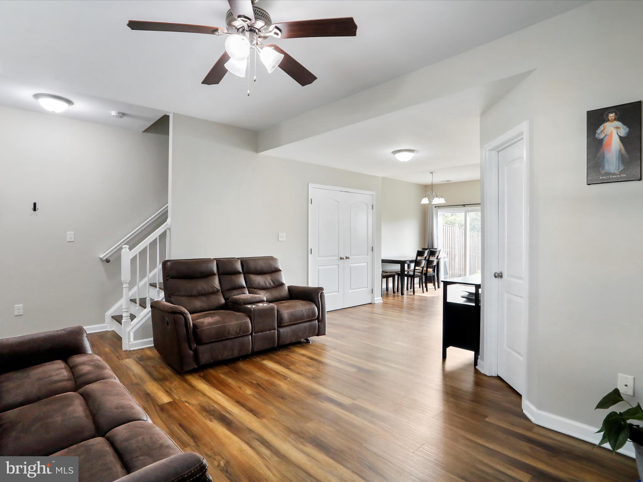 TOWNES OF RIDGEWAY - Residential