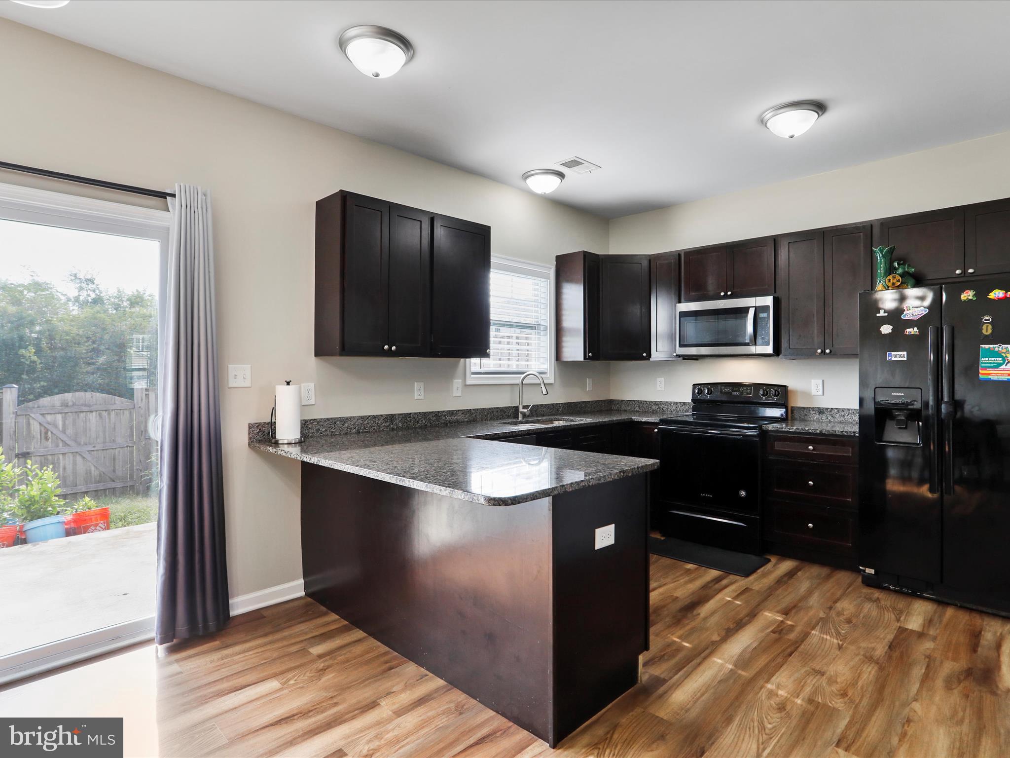 TOWNES OF RIDGEWAY - Residential