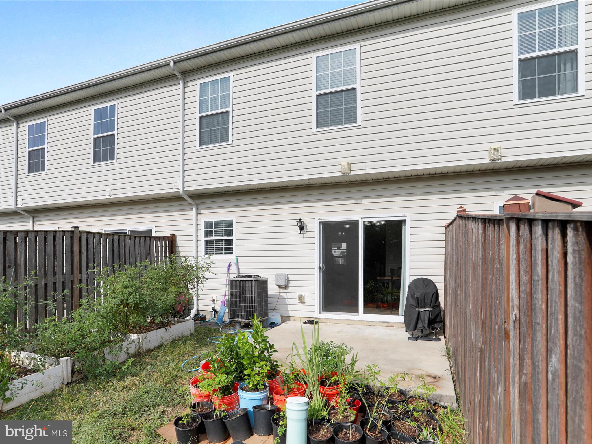 TOWNES OF RIDGEWAY - Residential