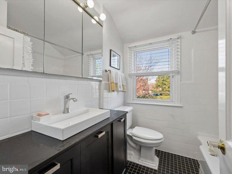 WOODMERE - Residential