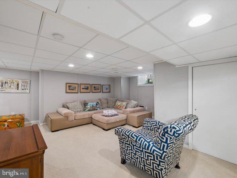 WOODMERE - Residential