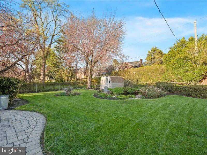 WOODMERE - Residential