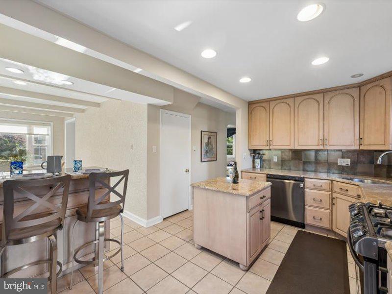 WOODMERE - Residential