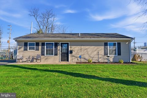 62 OLD BROOK ROAD LEVITTOWN PA 19057