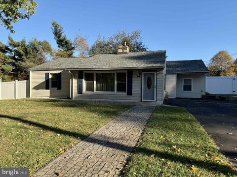 11 HILLTOP FEASTERVILLE TREVOSE PA 19053