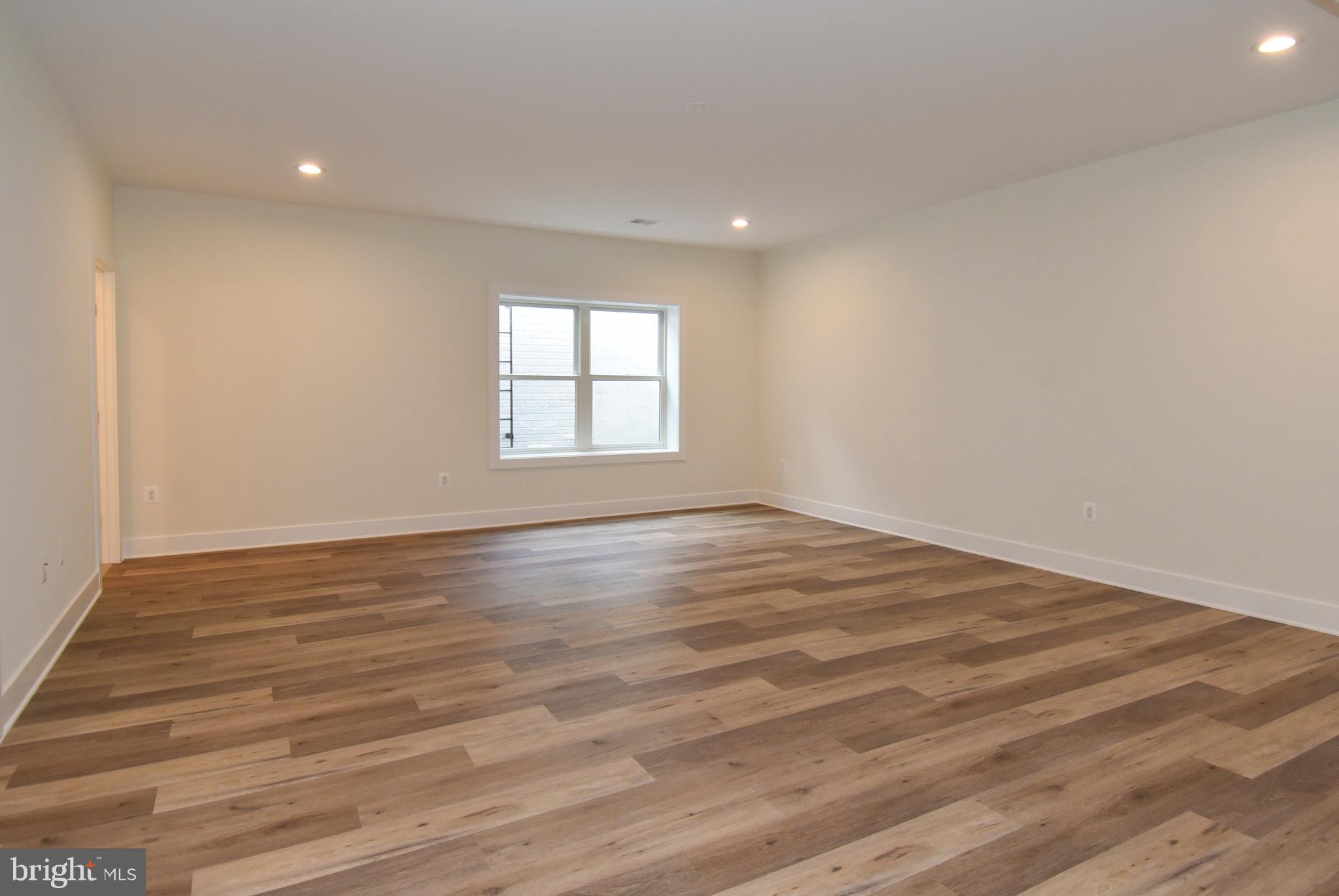 PIMMIT HILLS - Residential