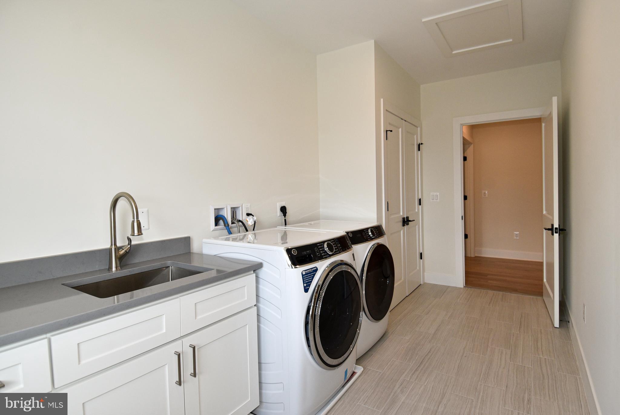 PIMMIT HILLS - Residential