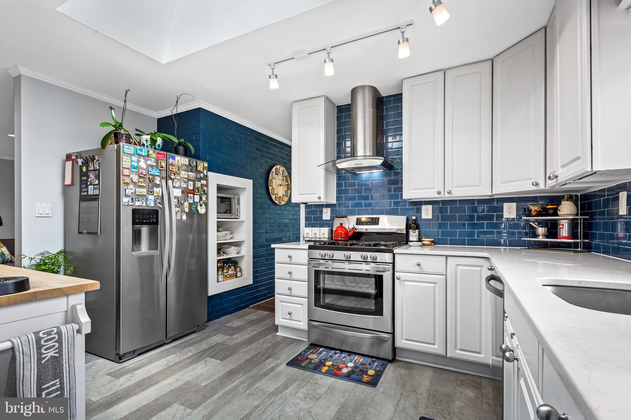 MOUNT WASHINGTON - Residential