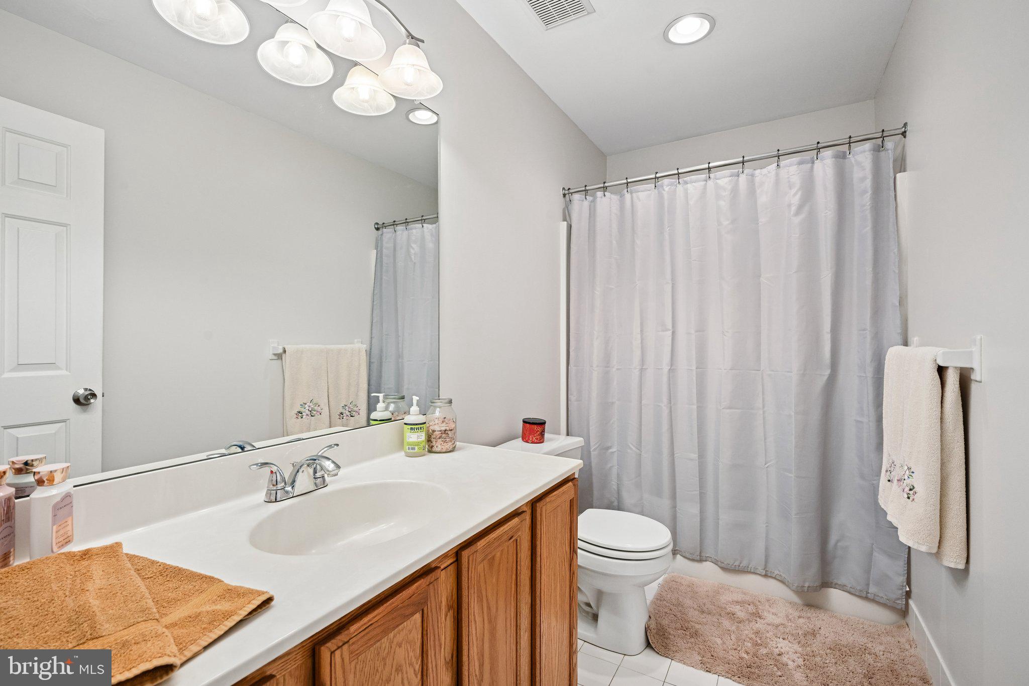 HAWTHORNE LANE - Residential