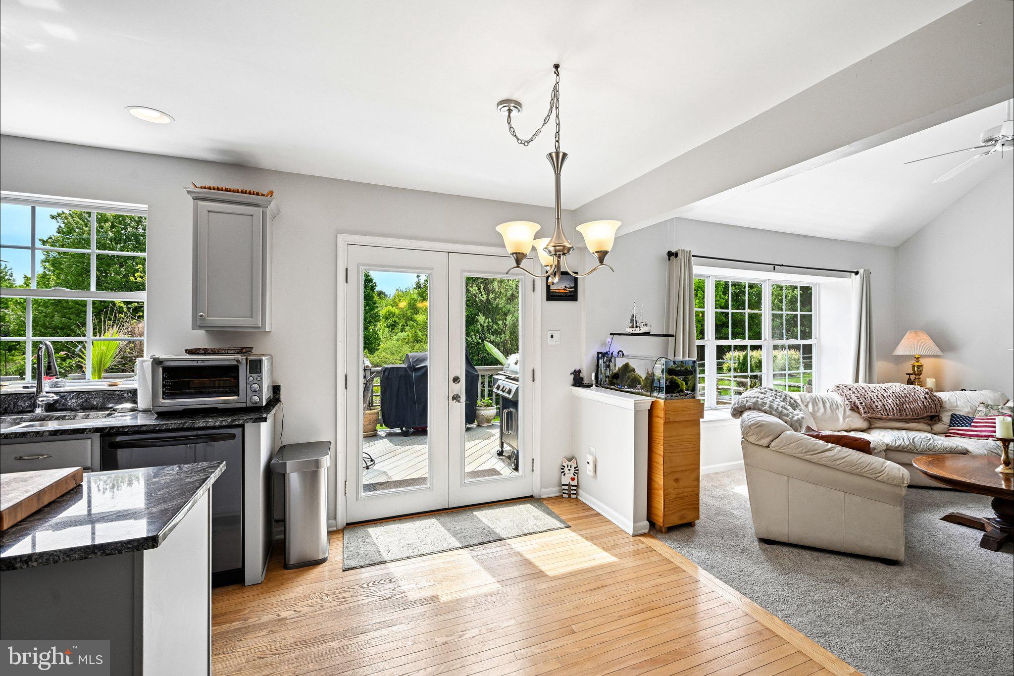 HAWTHORNE LANE - Residential