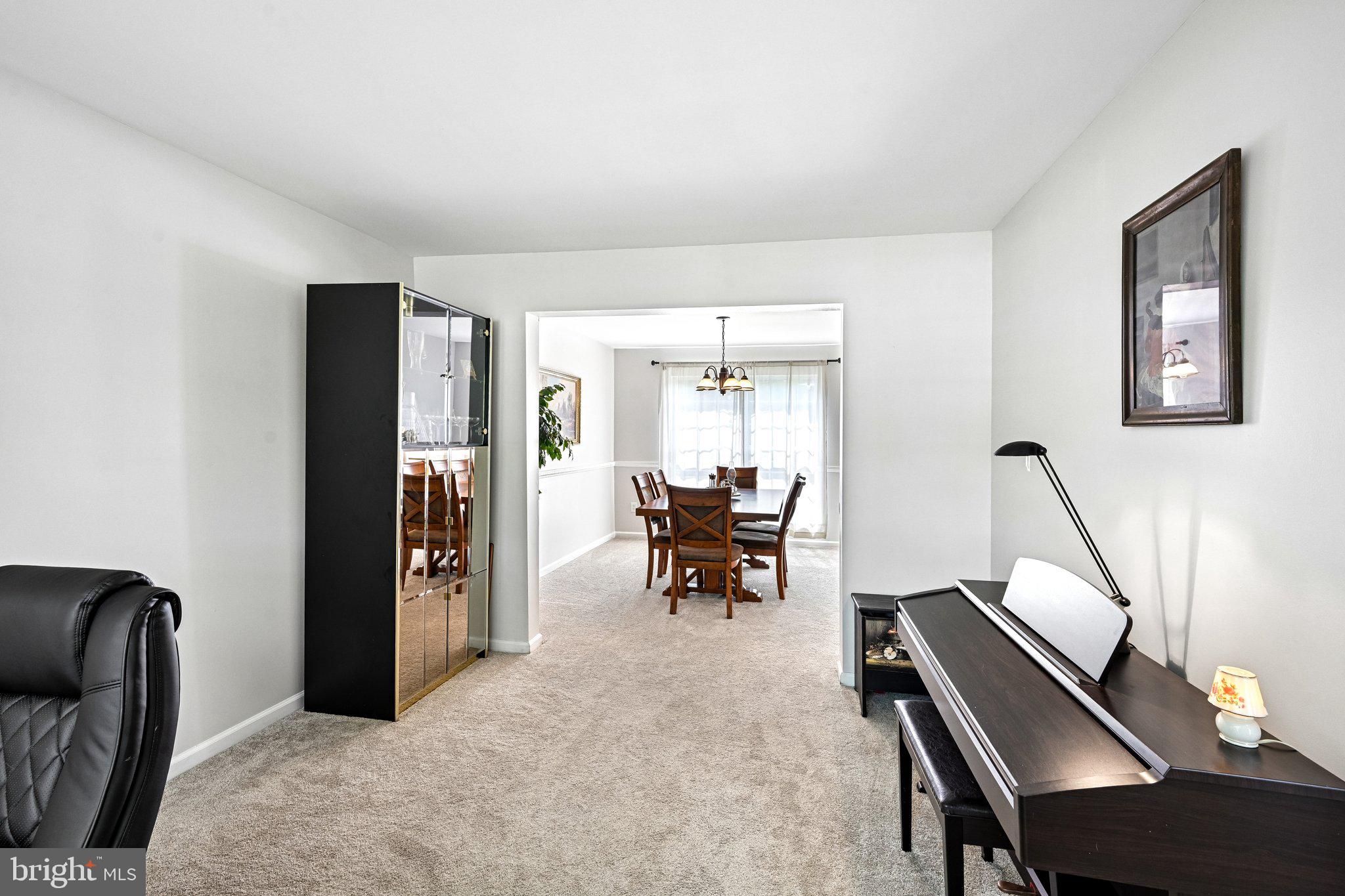 HAWTHORNE LANE - Residential