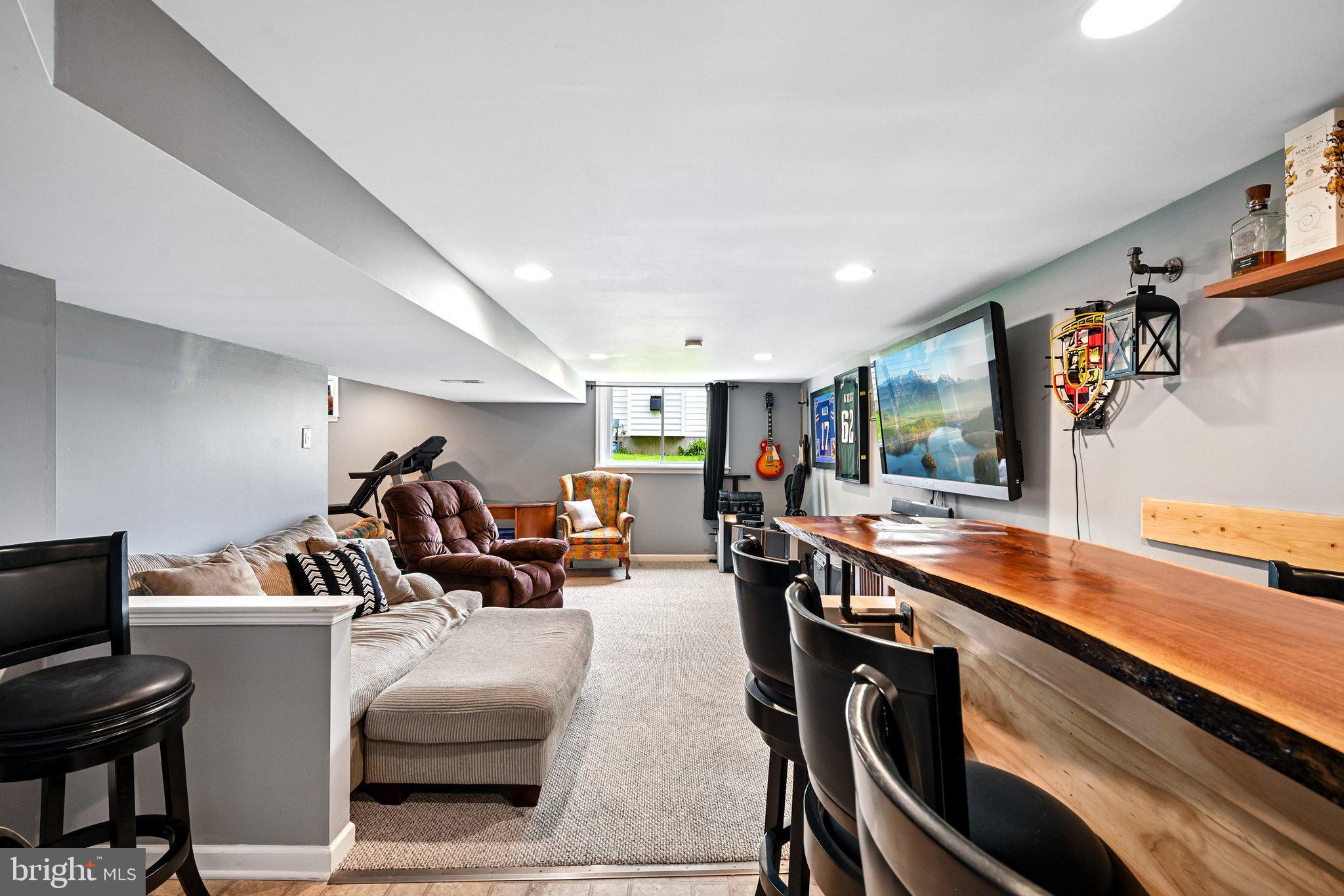 HAWTHORNE LANE - Residential