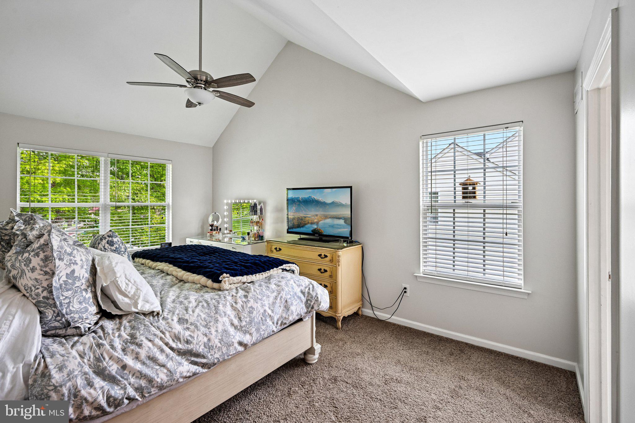 HAWTHORNE LANE - Residential